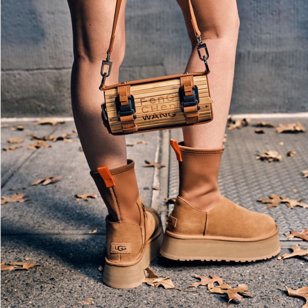 UGG Classic Dipper Boot in Chestnut - Picture 3 of 11